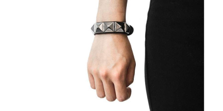 Напульсник Underground 1 ROW PYRAMID STUD SILVER